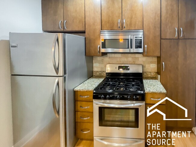 Photo - 3808 N Marshfield Ave Unit 2