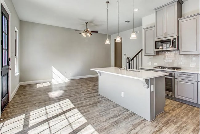 Photo - 2208 Zenith Ave