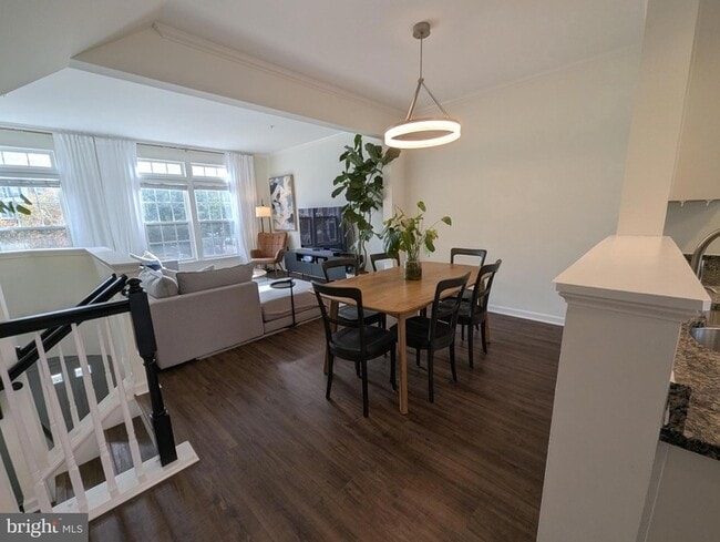 Photo - 2922 Huntington Grove Square