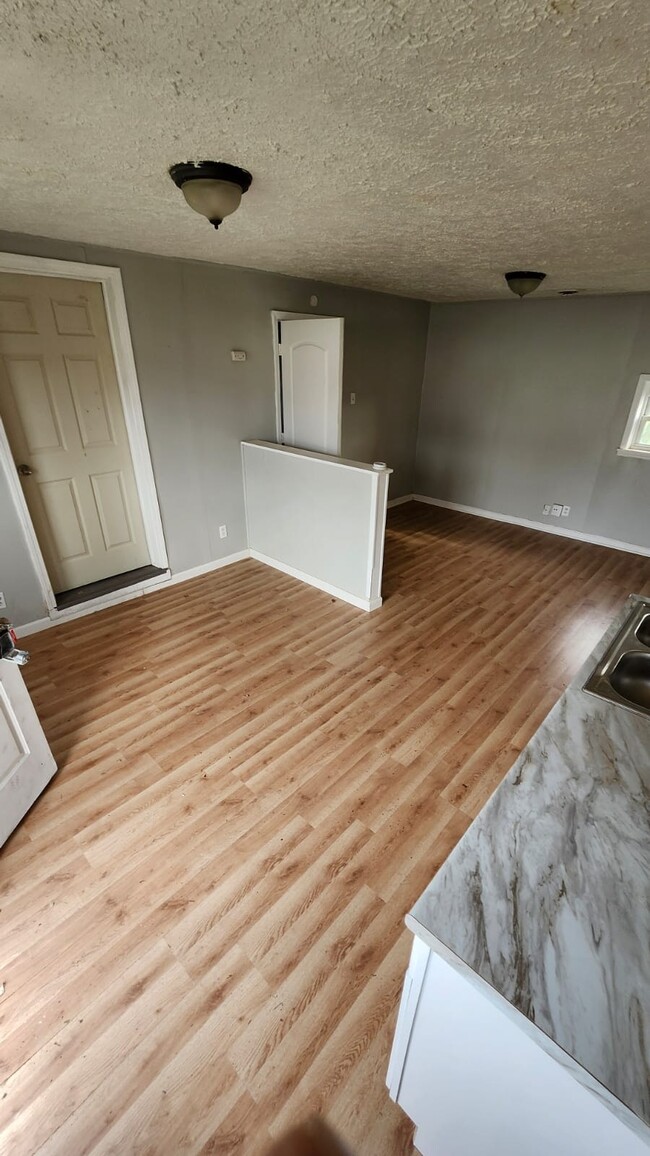Building Photo - 209 Staunton St Rental