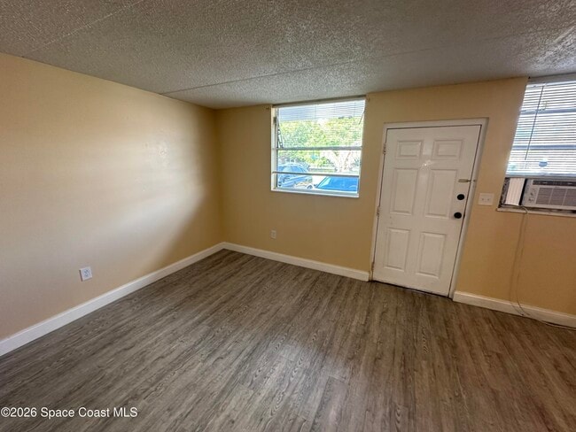 Photo - 240 Stone St Unit 6