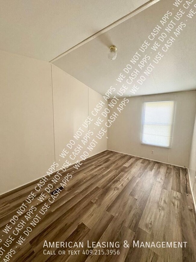 Photo - 109 Hornet Ln