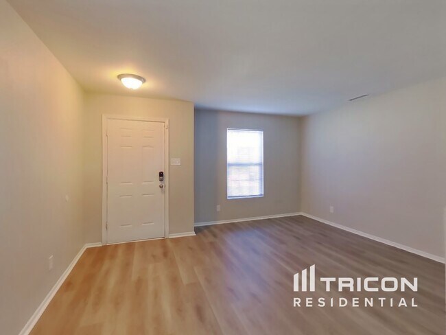 Photo - 1405 Bluestem Dr