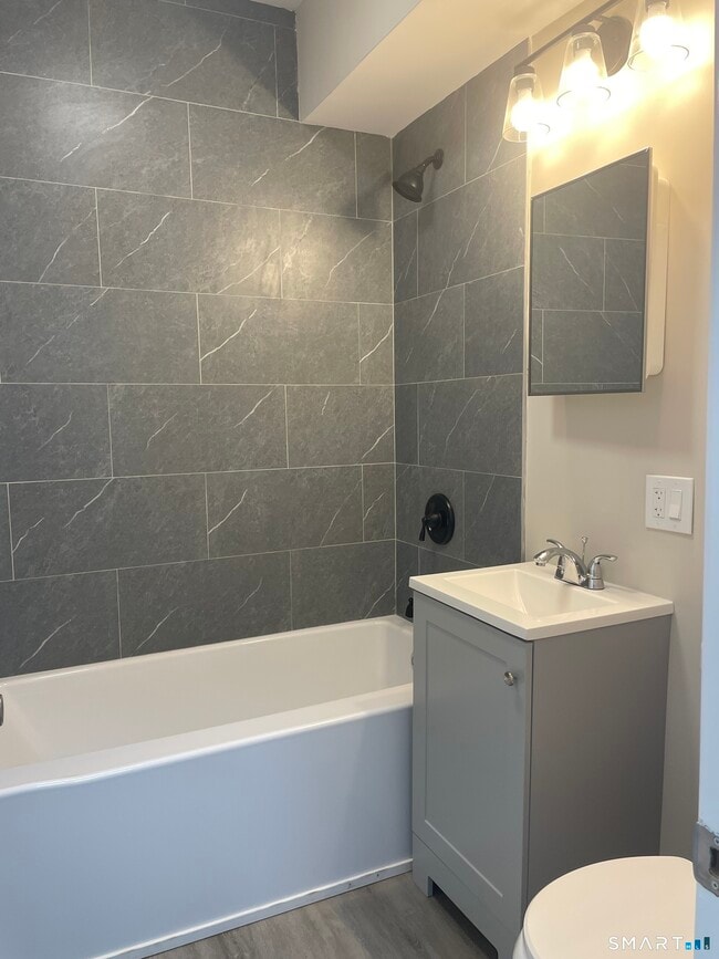 541 Church St Unit 2