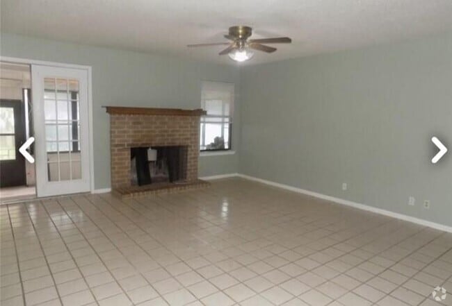 Building Photo - 209 Oak Crest Ln Rental