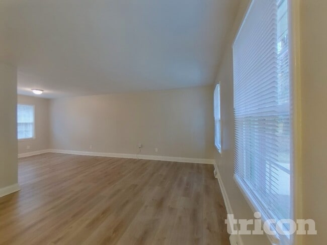 Photo - 6809 Cardigan Ave