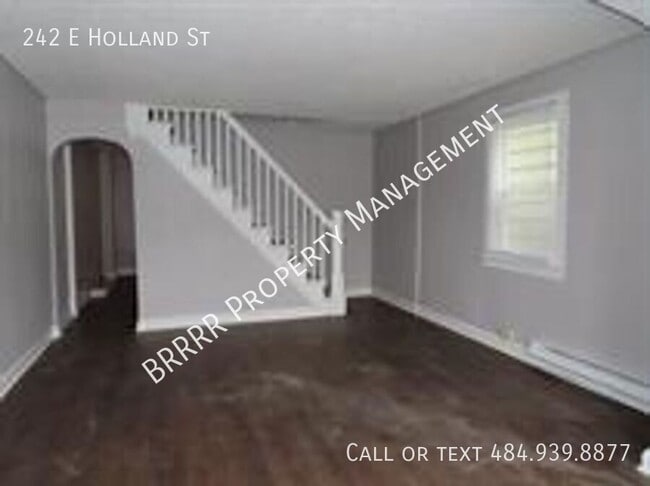 Photo - 242 E Holland St