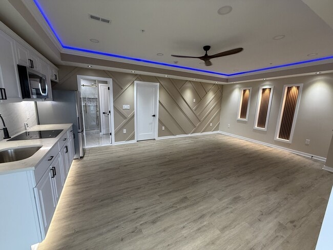 Building Photo - 330 Aspen Wy