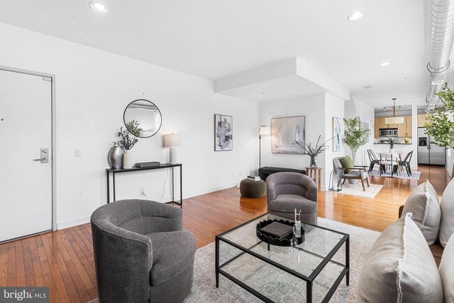 Building Photo - 712 N 2nd St Unit 34A