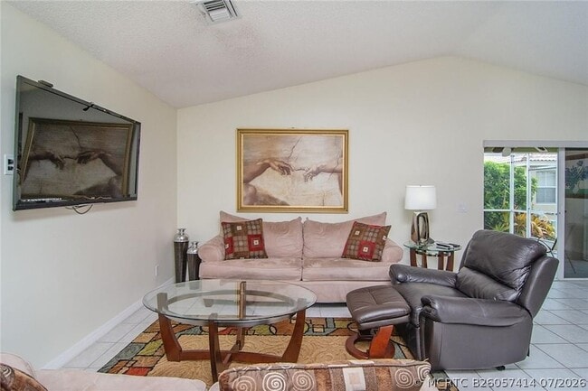 4297 Pine Ridge Ct