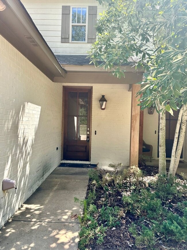 Photo - Beautiful 2 Bed/ 2.5 Bath Townhome In Gate...