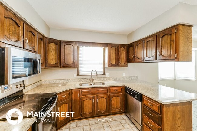 Photo - 14008 S Raintree Dr
