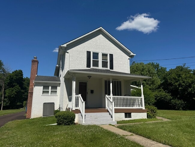 Building Photo - Lower Gywnedd 3 Bedroom 1.5 Bath Colonial in Penllyn Pa $2,995/month