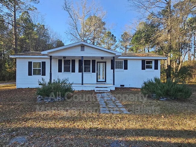 Building Photo - 1301 Pineview Dr