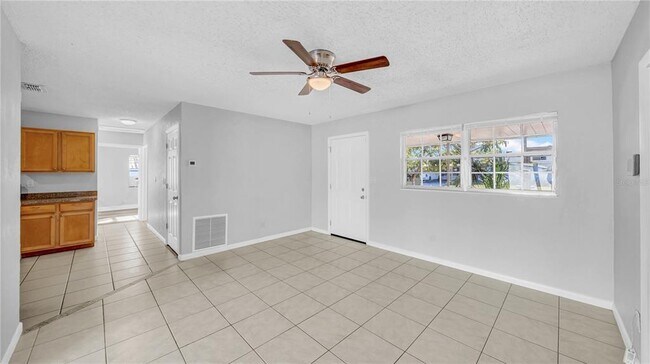 Photo - 7515 17th Ln N House