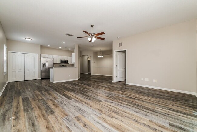 Photo - 13417 Silvercreek Dr