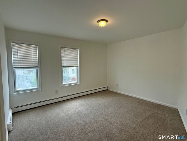 Photo - 153 Hollister Ave