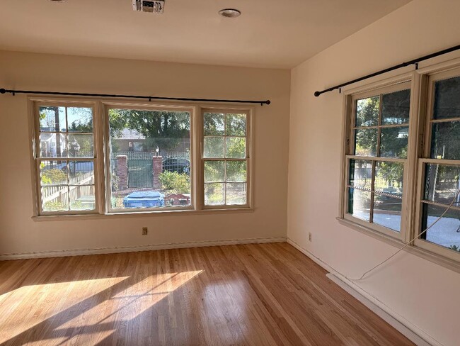 Photo - 7429 Hesperia Ave