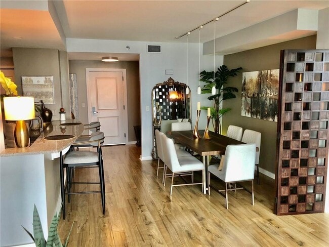 Photo - 3338 Peachtree Rd NE Unit 2906