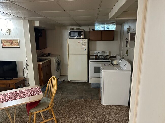 Photo - 128 Scotts Dr Unit Studio