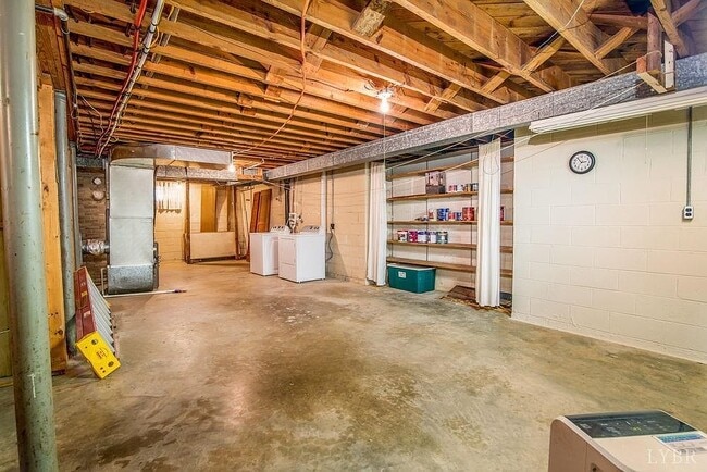 Photo - 5333 Upper 182nd St W