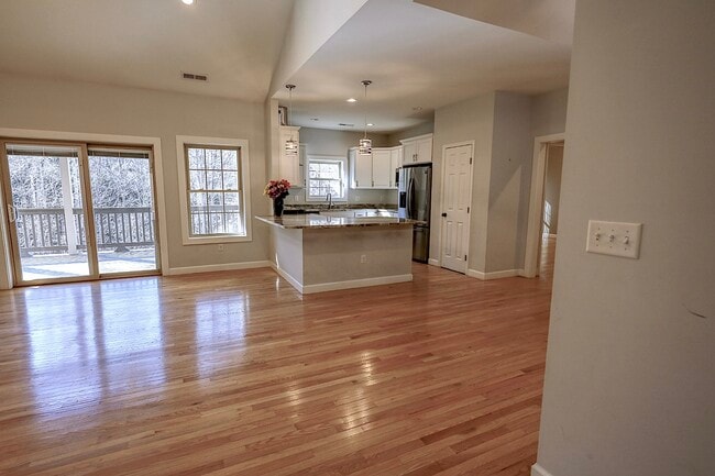 Photo - 105 Drake Mountain Ln