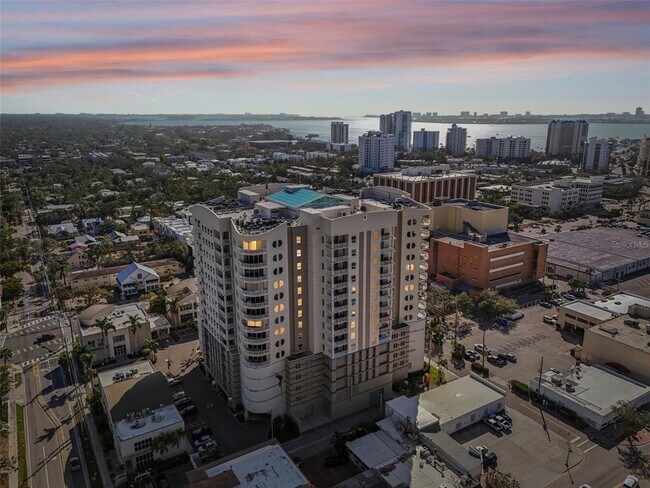 Photo - 1771 Ringling Blvd Unidad 1001