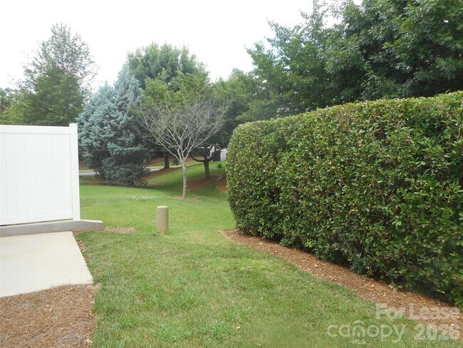 Photo - 5860 Glassport Ln