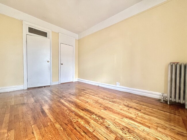 Building Photo - 357 E 163rd St Rental