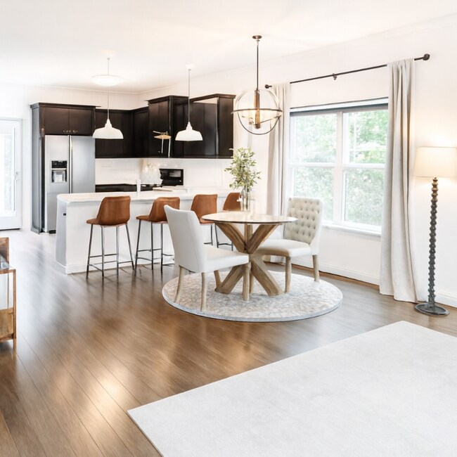 Photo - 1365 Memorial Dr SE