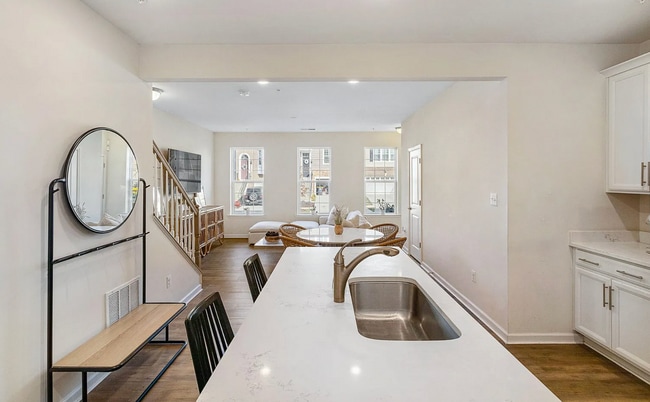 Photo - 6907 Stoddert Ln