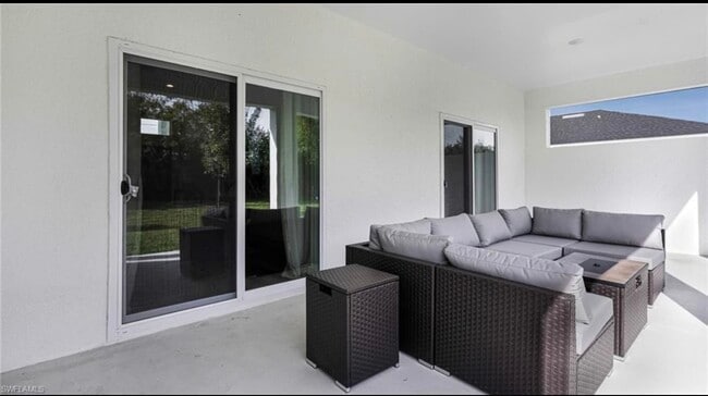 Photo - 417 NW 3rd Ln