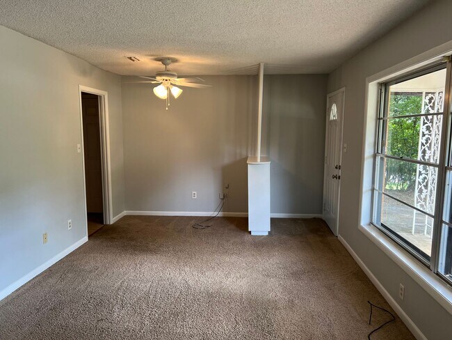 Photo - 205 Morgan- Available NOW