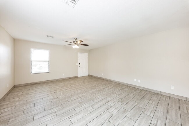 Photo - 11522 W Wethersfield Rd