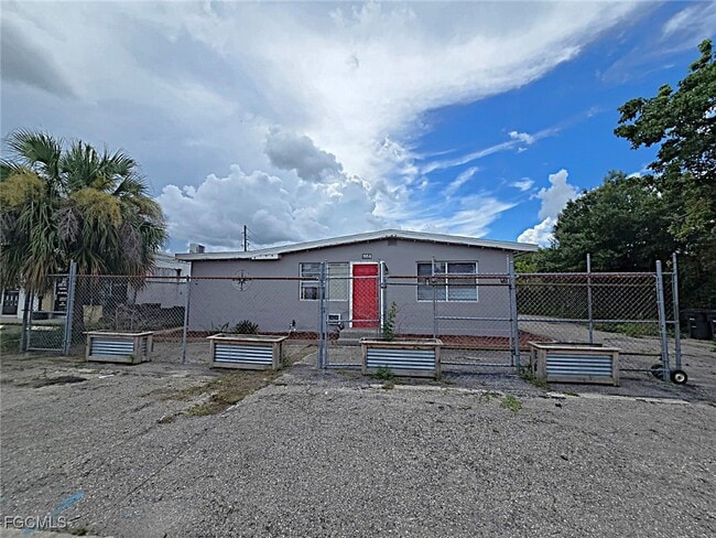 Building Photo - 1956 Grove Ave Rental