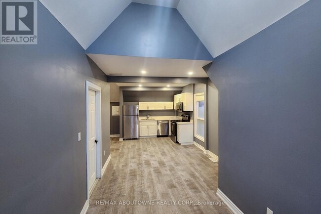 Photo - 498 Main St E Unit 3