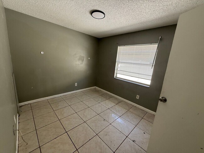 1726 E Idell St Unidad B