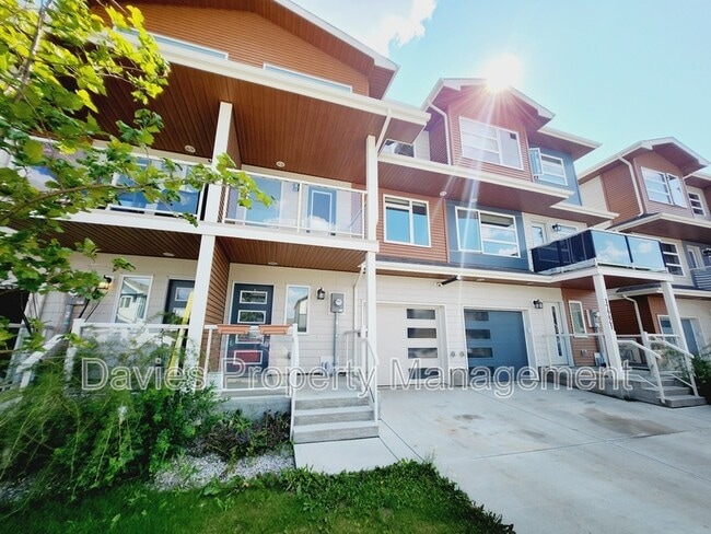 Building Photo - 17215-17219 9 Avenue Southwest