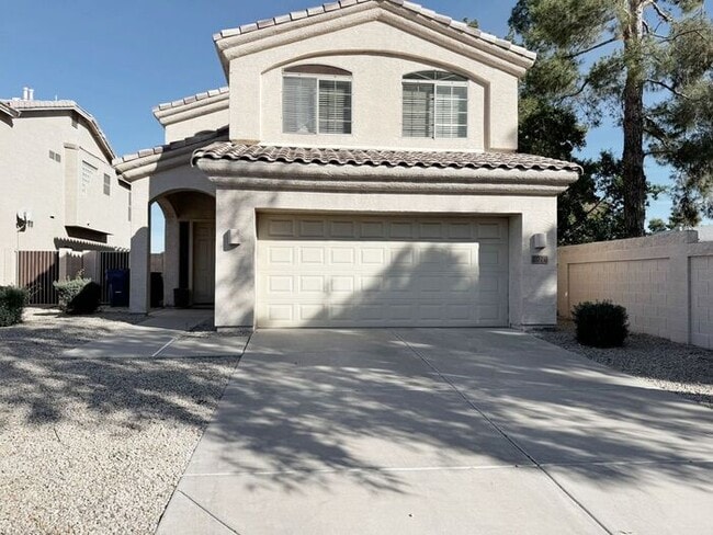 Photo - ABSOLUTELY STUNNING 4BR 2.5BA, OVER 2100SQFT, COMMUNITY POOL, CHANDLER
