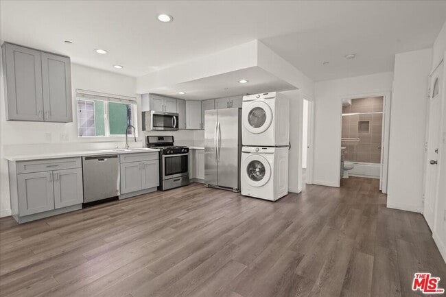Building Photo - 1885 W 20th St Rental