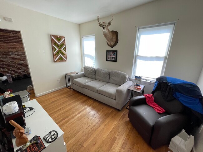 Photo - 218 W 8th St Unit 3