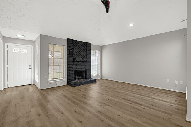 Photo - 6507 New World Dr