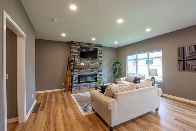 Photo - 14802-14804 Willow Street Unit 14804