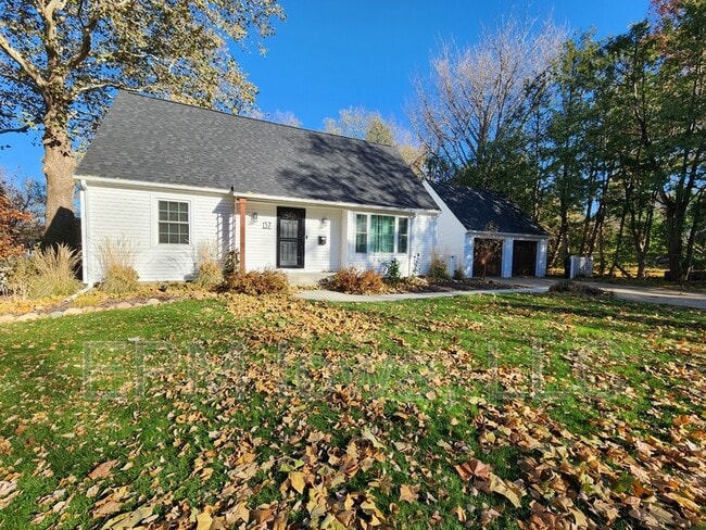 Photo - 137 Pauline Pl