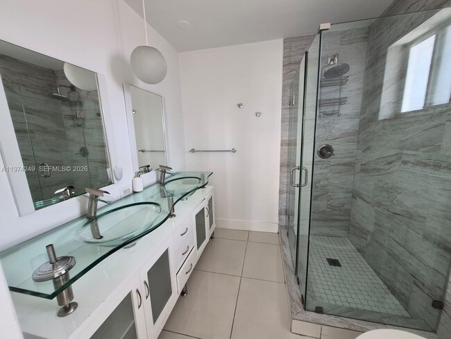 Photo - 1240 NE 83rd St