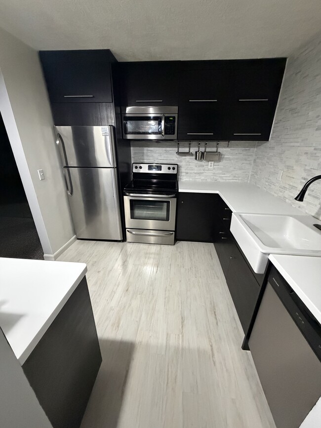 Kitchen - 77 Atterbury Blvd Unit 114