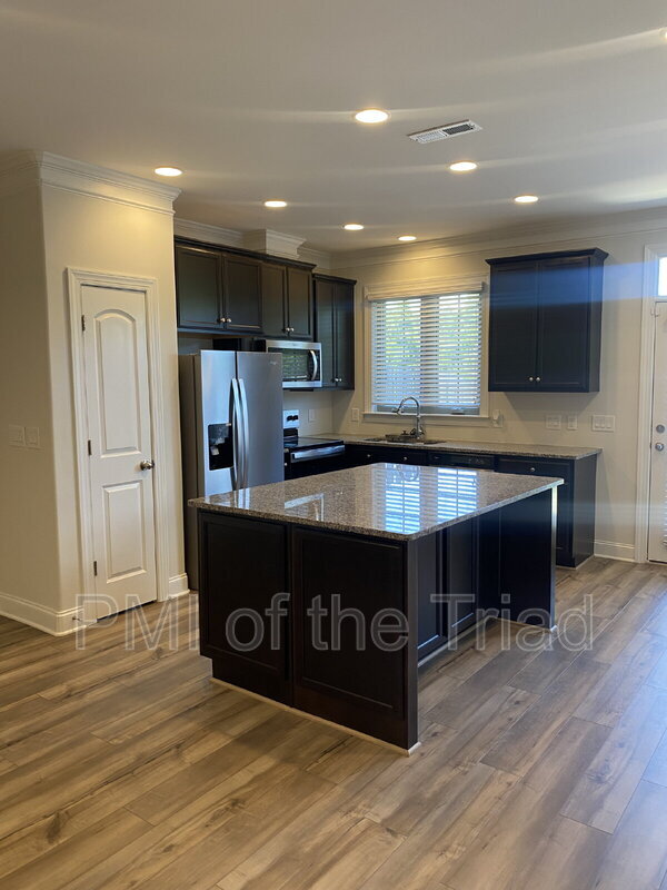 Photo - 3835 Thistleberry Rd