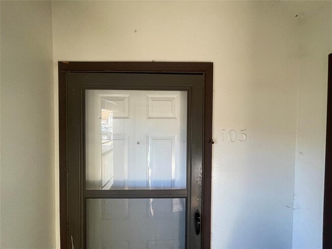 Photo - 401 SE 12th St Unit 105