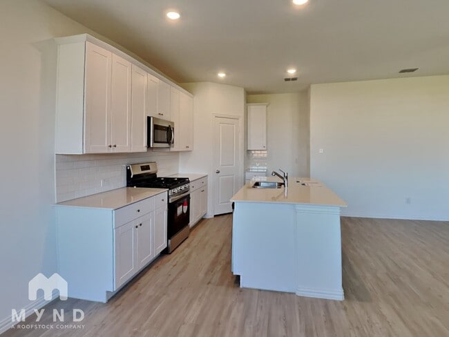 Photo - 1301 Rousseau Dr