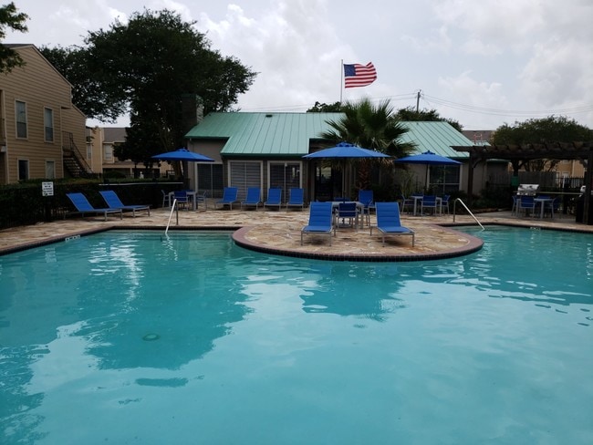 Photo - Gateway at Ellington